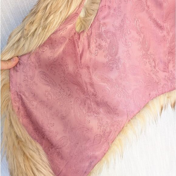 Marika Star Fur Open Front Sleeveless Short Vest - Picture 4 of 7